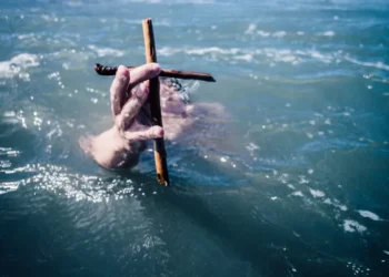 Konuşmak Yalan Söylemektir