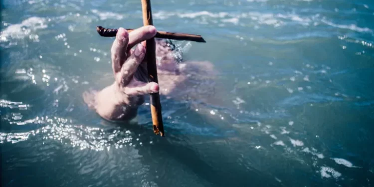 Konuşmak Yalan Söylemektir